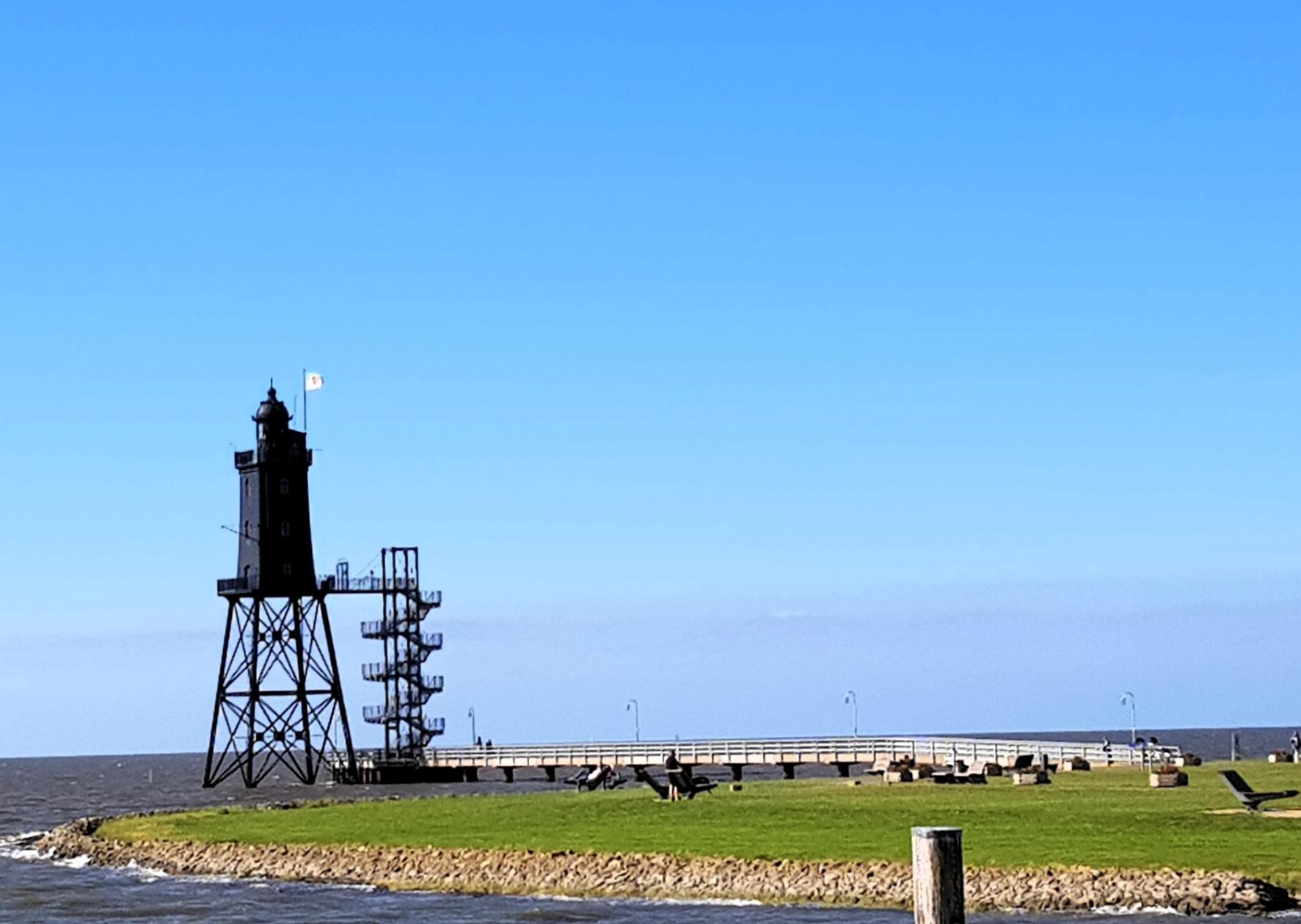 Leuchtturm Obereversand als Ausflugsziel in Dorum-Neufeld